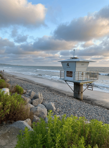 lifeguard station at torrey pines beach